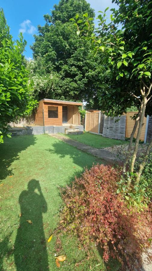 The Appletree Aparthotel Cowley  Exterior photo